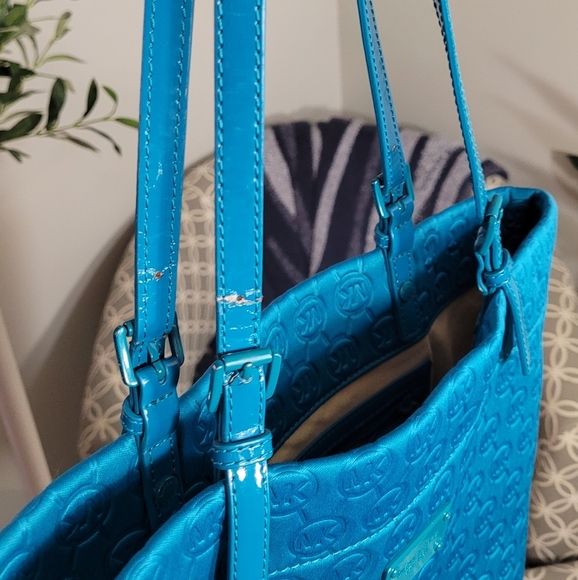 Michael Kors Neoprene Jet Set Monogram Teal Tote - Picture 8 of 10